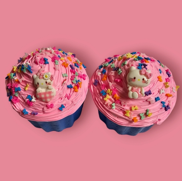 2 x artificial cupcakes - Picture 3 of 4